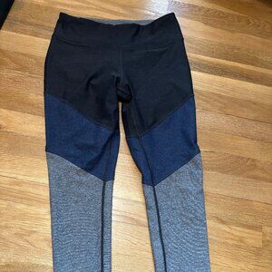 New - Outdoor Voices Women's Leggings - Sz Medium - Black/blue/gray pattern